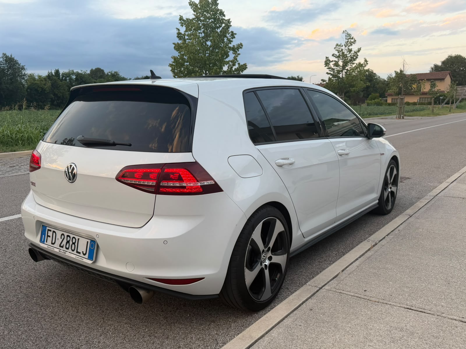 Volkswagen Golf 7 GTI 2.0 — foto 3