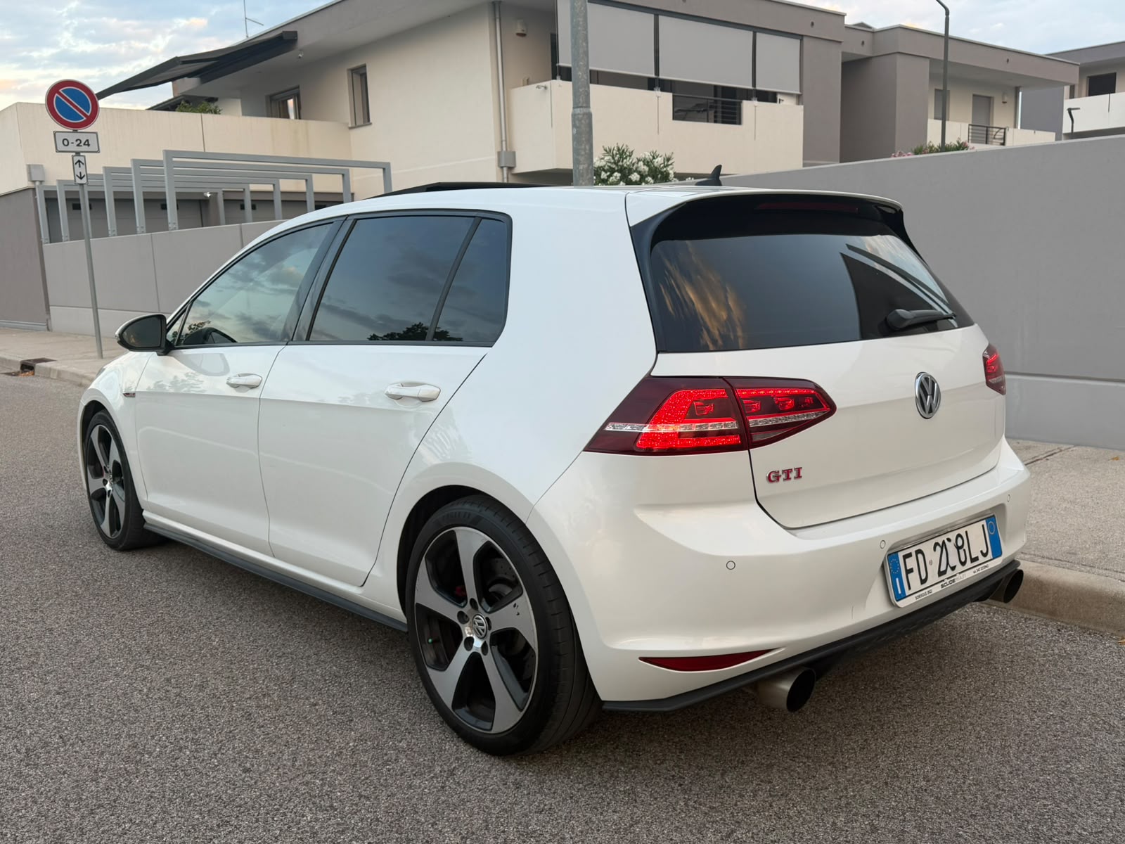Volkswagen Golf 7 GTI 2.0 — foto 2